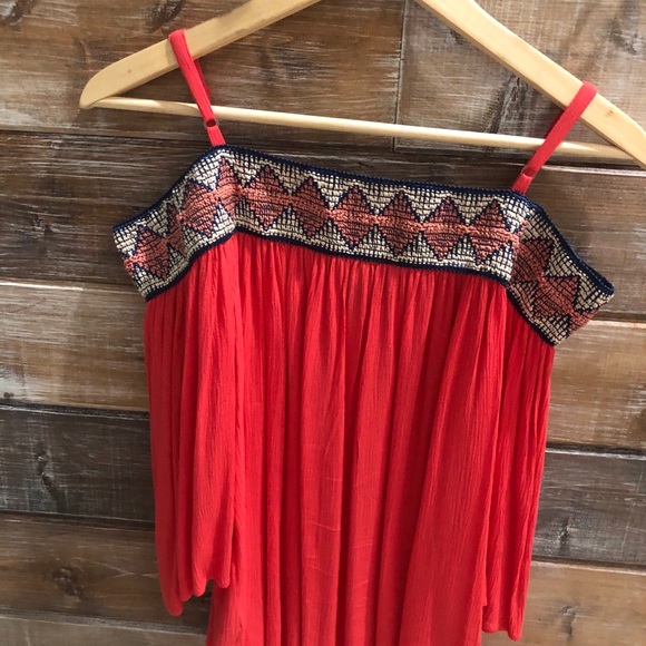 BCX cold shoulder adjustable straps embroidered. - Picture 8 of 9